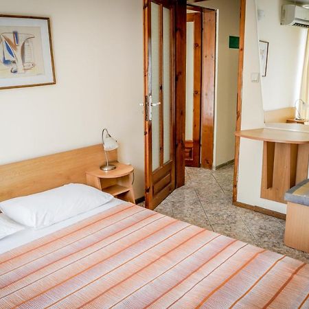 Vita Park Hotel & Aqua Park Αλμπένα Εξωτερικό φωτογραφία