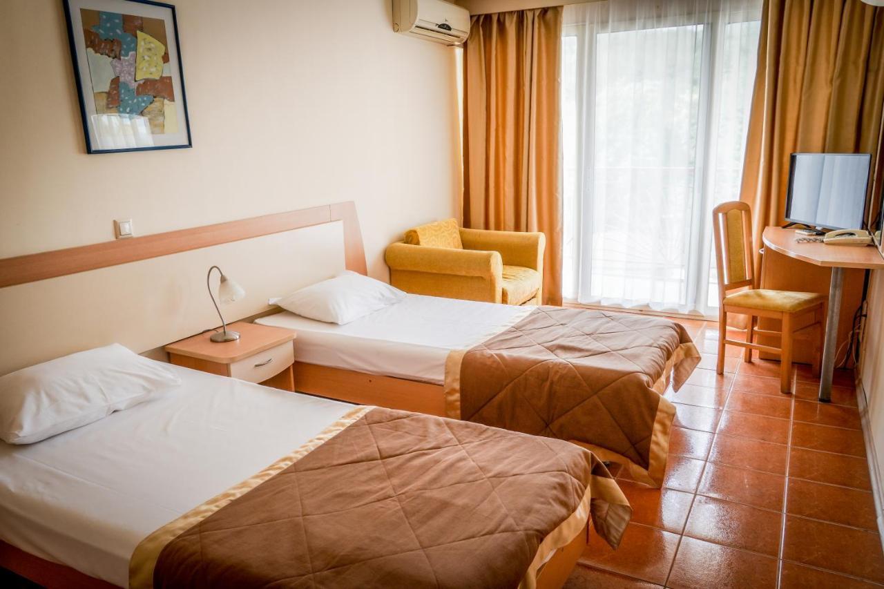 Vita Park Hotel & Aqua Park Αλμπένα Εξωτερικό φωτογραφία