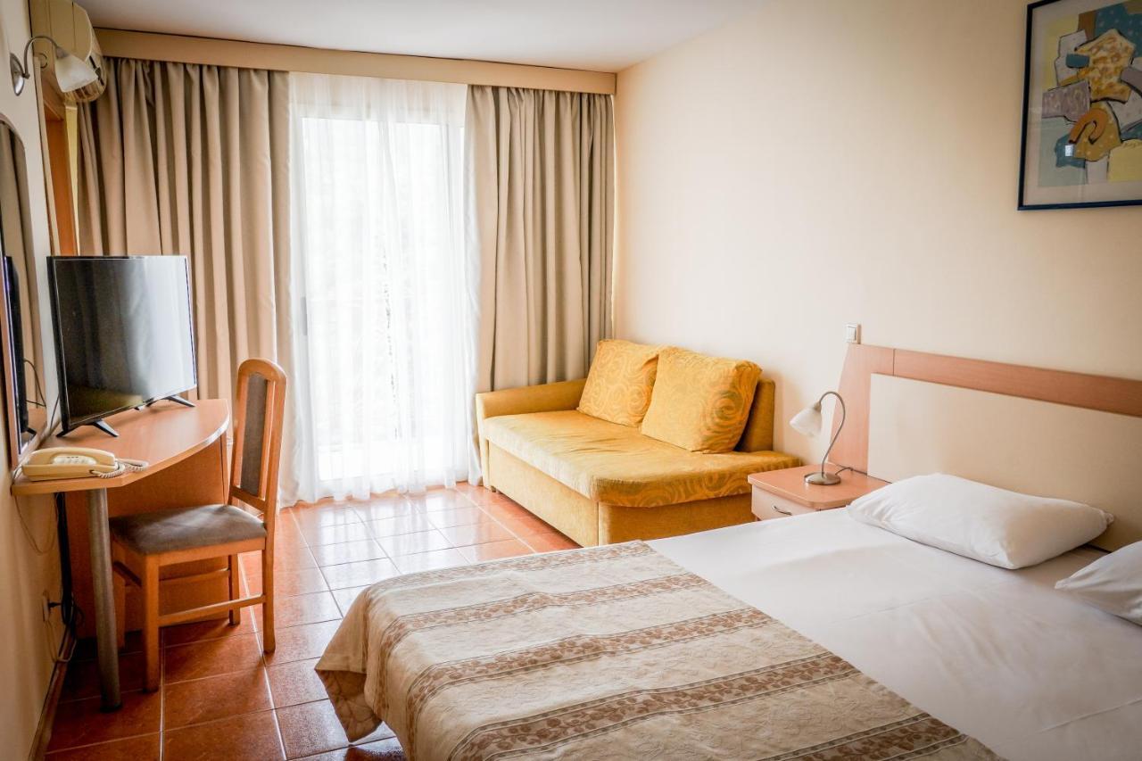 Vita Park Hotel & Aqua Park Αλμπένα Εξωτερικό φωτογραφία