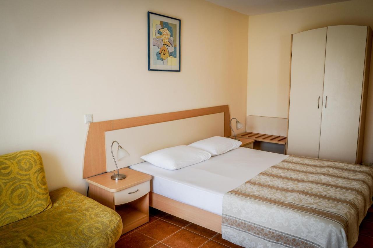 Vita Park Hotel & Aqua Park Αλμπένα Εξωτερικό φωτογραφία
