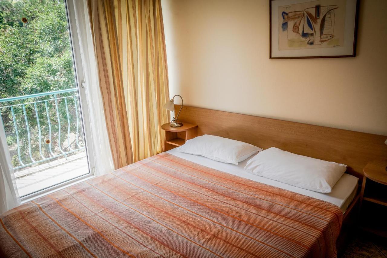 Vita Park Hotel & Aqua Park Αλμπένα Εξωτερικό φωτογραφία